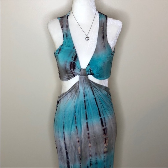 💙4/$25💙 FashionNova cutout dress - Picture 5 of 7